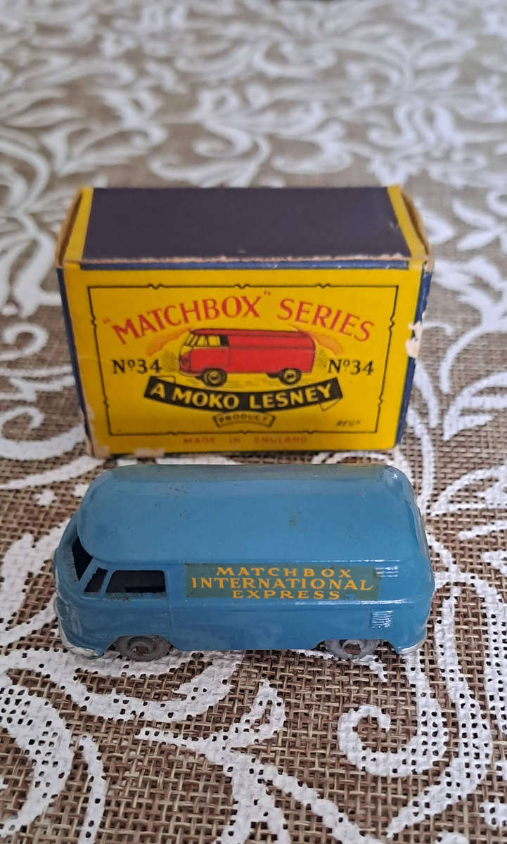 Lesney Matchbox no 34 Volkswagen microvan in original box