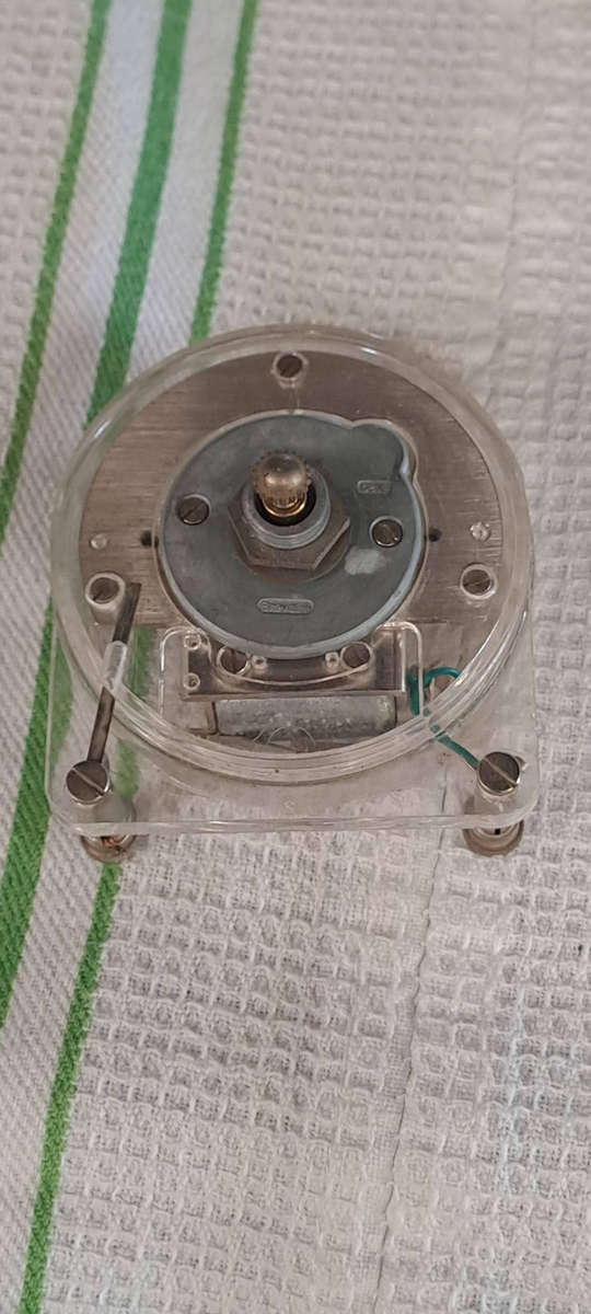 Reform Brevet self winding clock movement