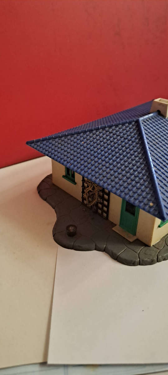 Tri Ang Hornby HO RML12 bermuda Bungalow