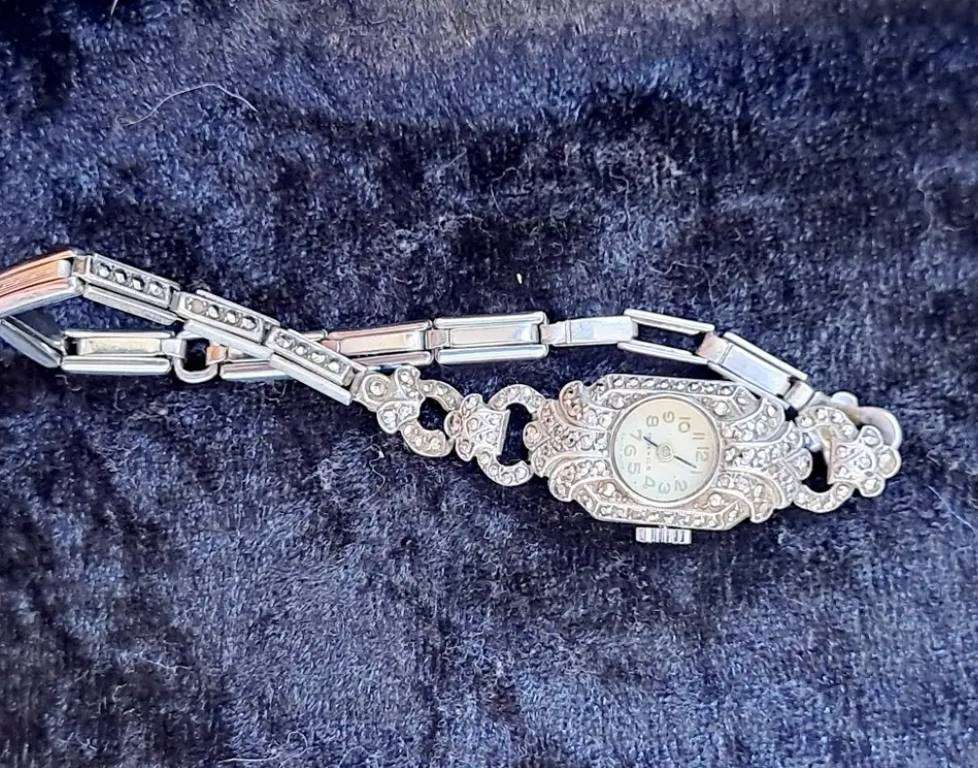 Stirling silver and marcasite vintage ladies watch stunning working keeping time 17 Jewels