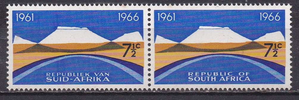 RSA 1966 fifth anniversary of republic 7 & 1/2c pair, MNH
