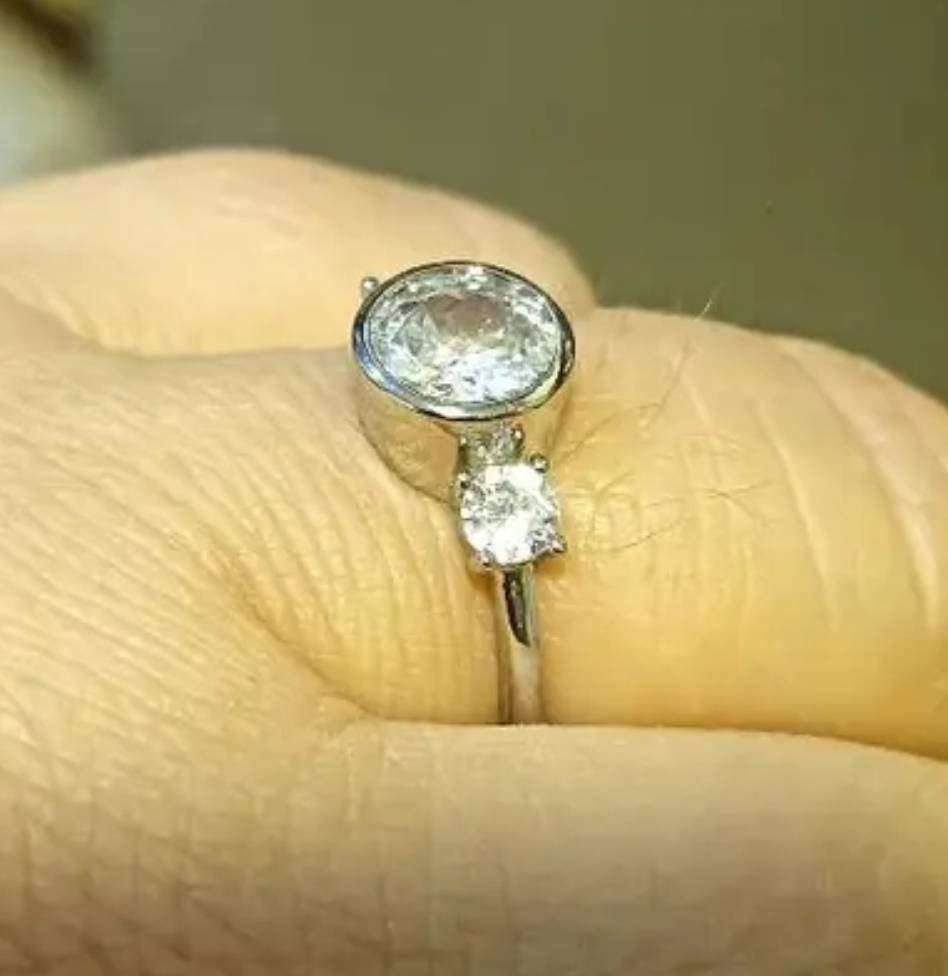 2.40ct Brilliant Round Bezel and Sparkling Accents Engagement Ring. Size 8/Q