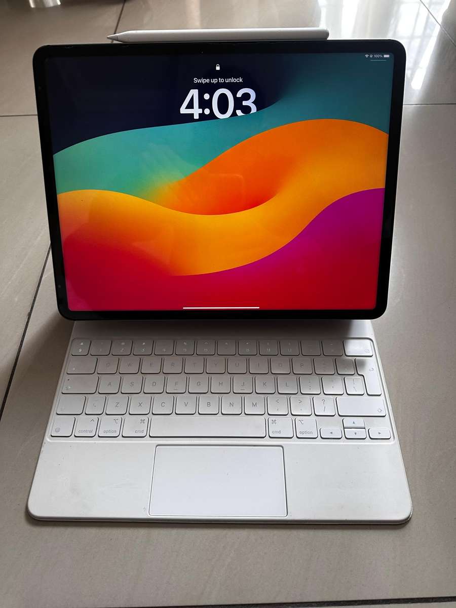 iPad Pro 12.9 5th gen 128gb WiFi and cellular