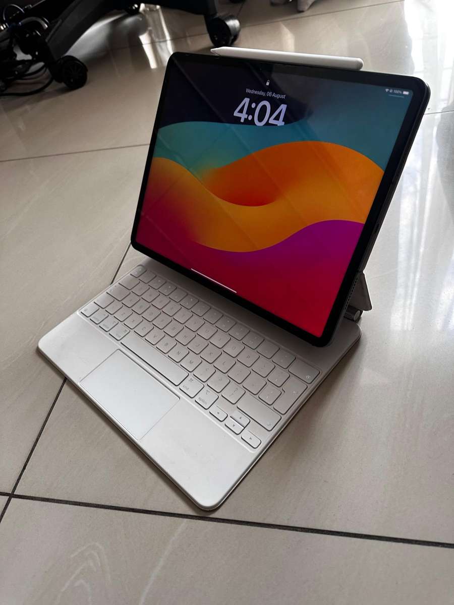 iPad Pro 12.9 5th gen 128gb WiFi and cellular