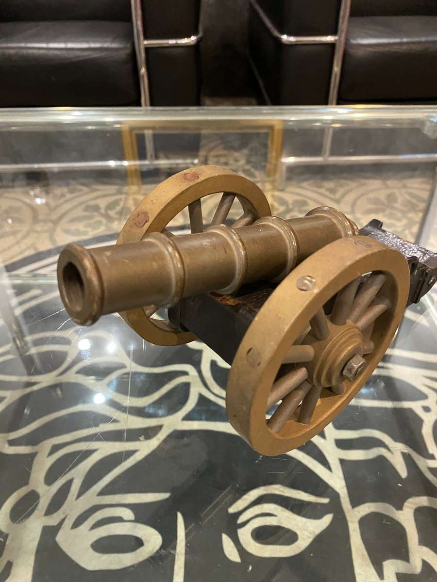 25cm brass and wooden canon