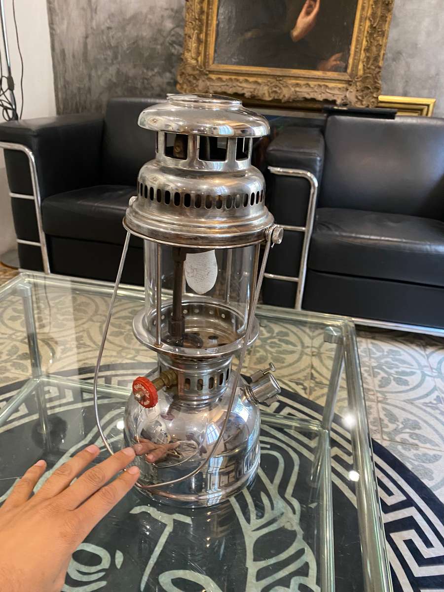 Vintage Butterfly Paraffin Lamp in Good Condition