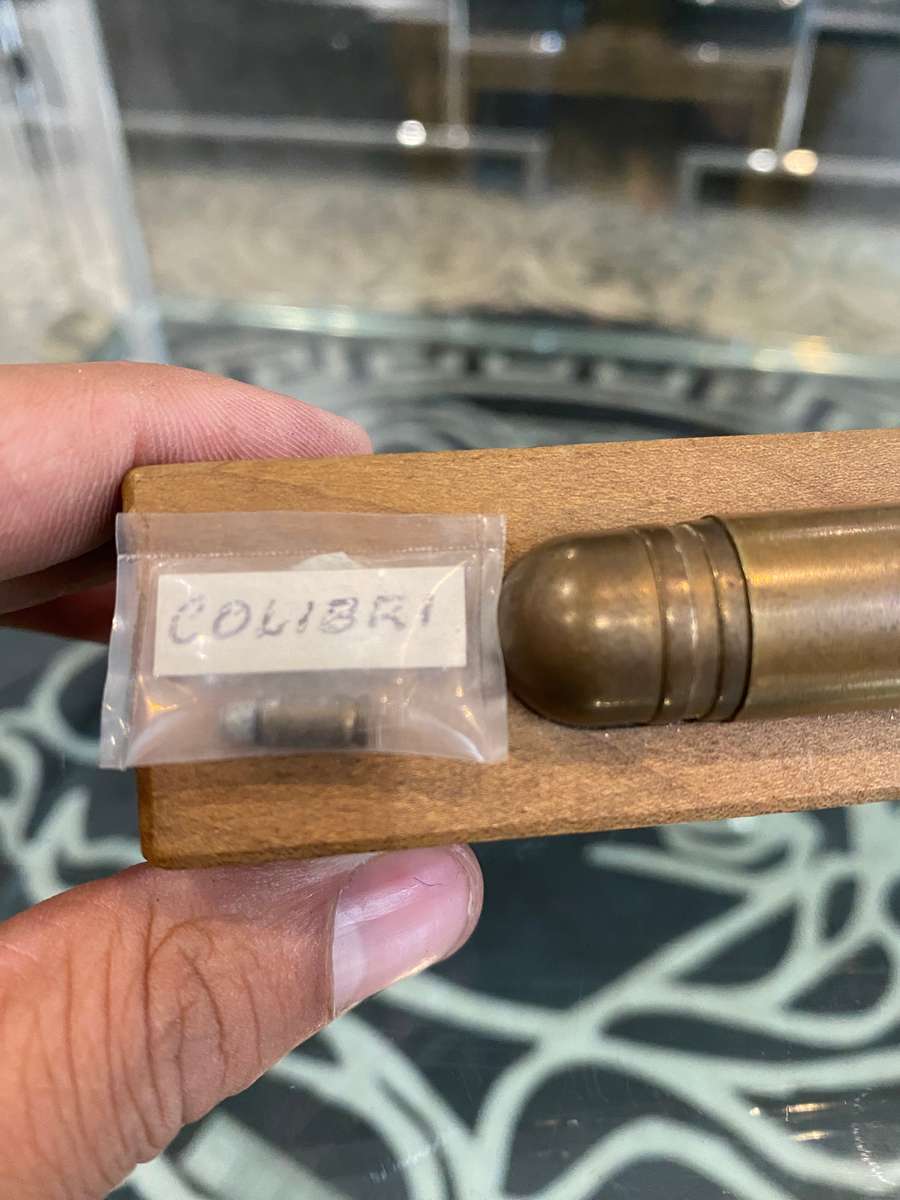 Desktop display piece