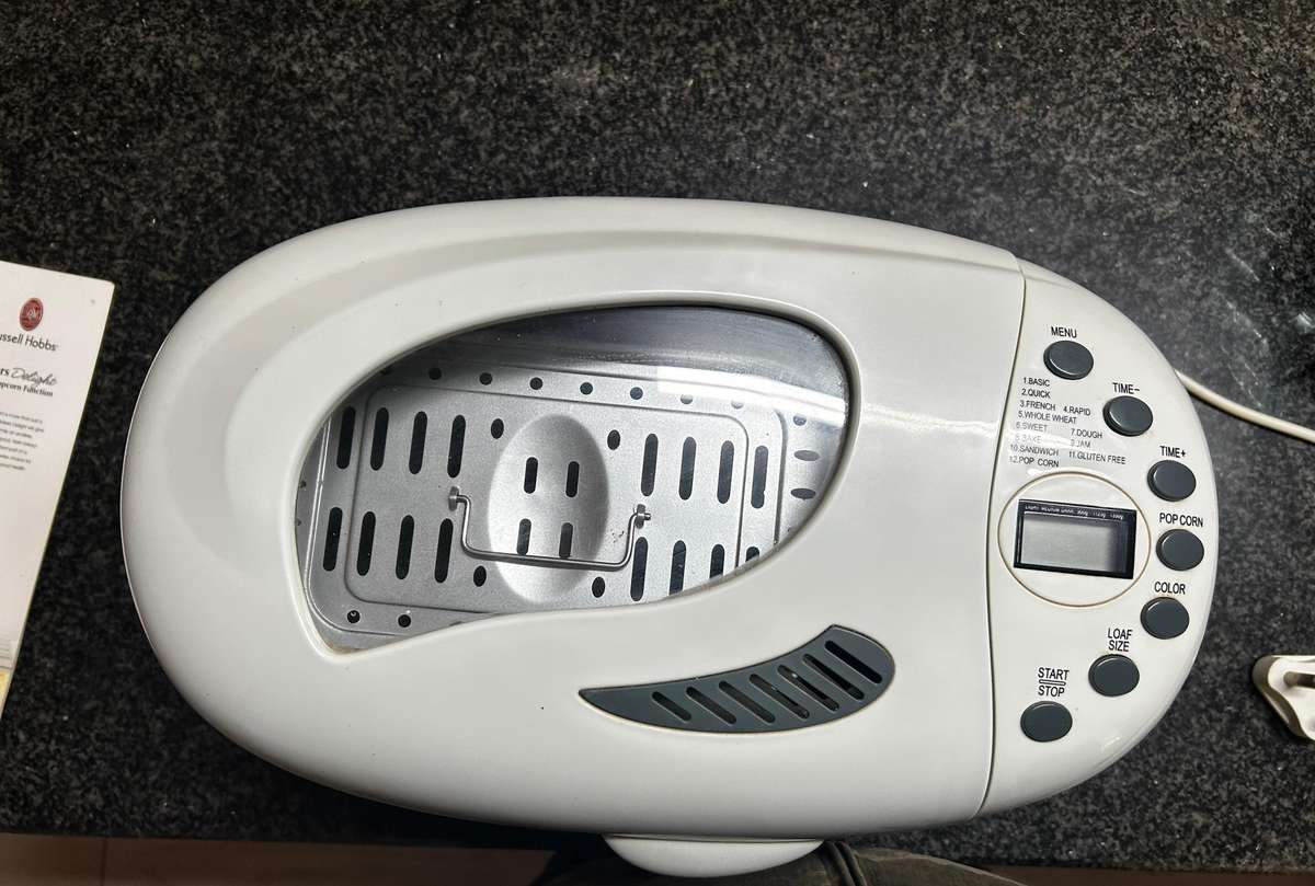 Russell Hobbs bread maker with popcorn function