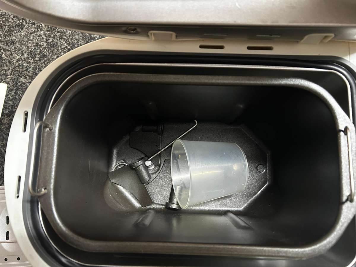 Russell Hobbs bread maker with popcorn function