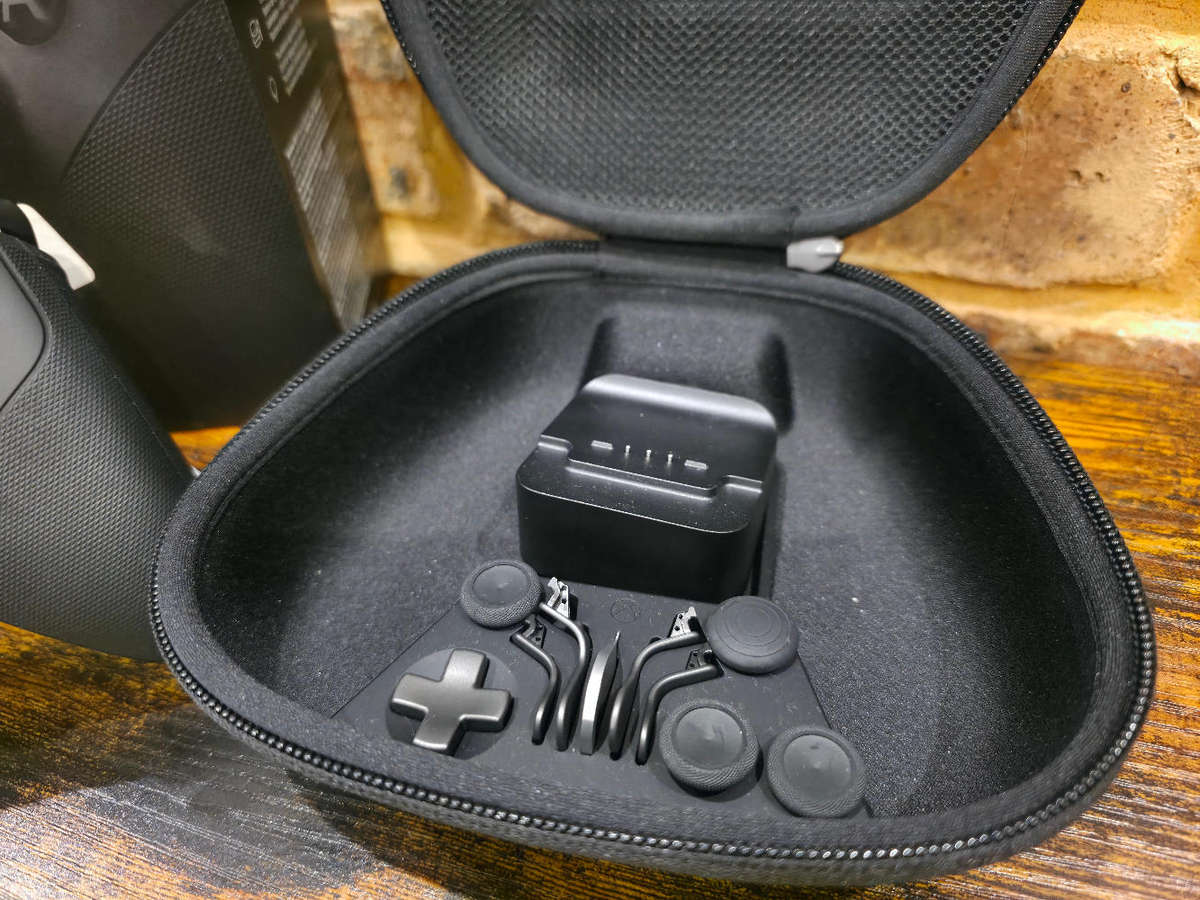 Xbox Elite Series 2 - Black Controller + Components + Storage Case