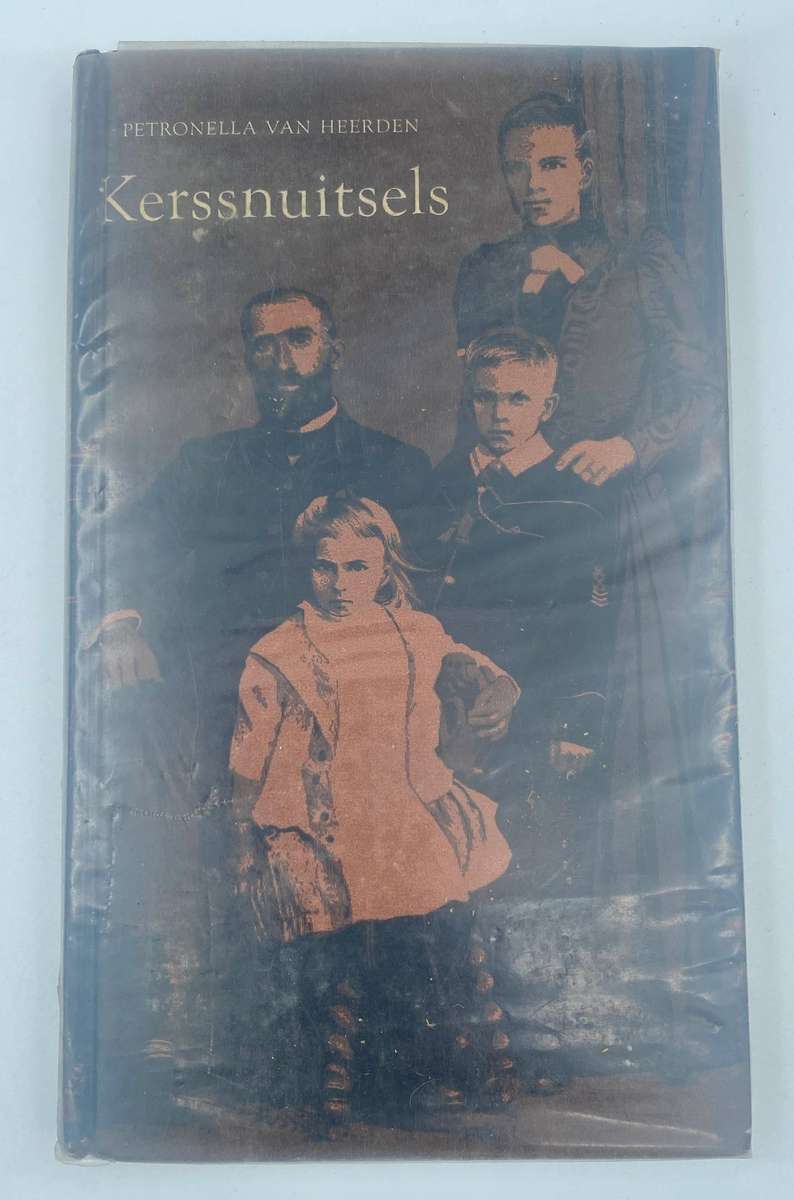 Kerssnuitsels - Petronella Van Heerden ,  geteken deur skrywer