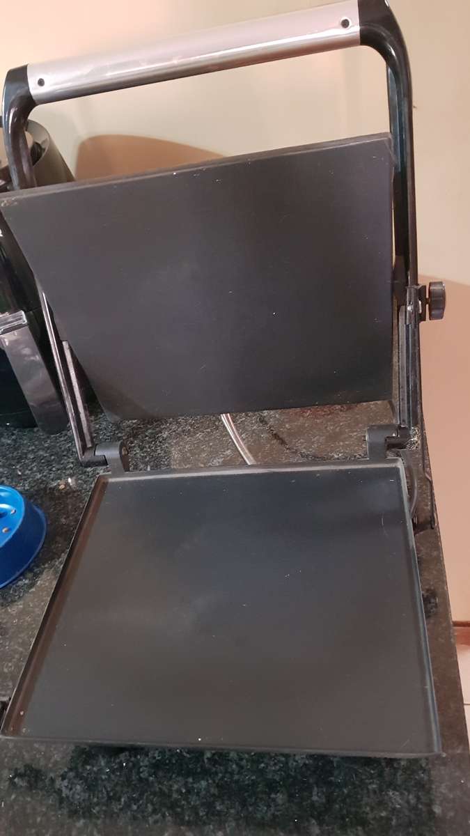 Safeway Sandwich Maker & Aim Sandwich Press & Mellerware Popcorn Maker