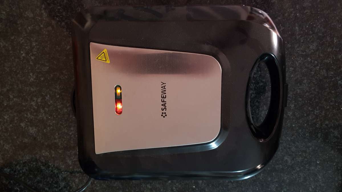 Safeway Sandwich Maker & Aim Sandwich Press & Mellerware Popcorn Maker