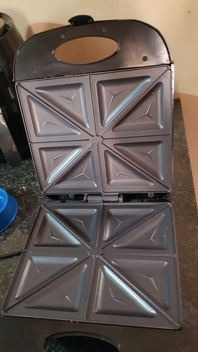 Safeway Sandwich Maker & Aim Sandwich Press & Mellerware Popcorn Maker