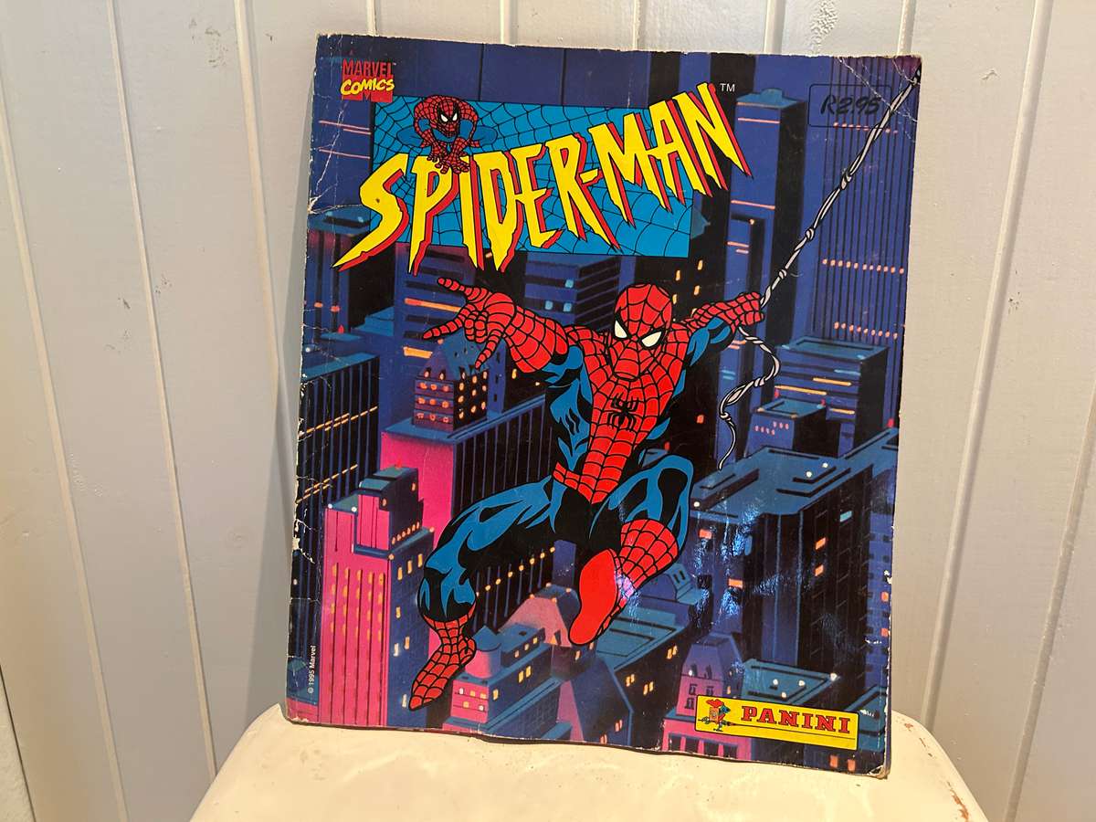 Vintage Panini Italy 1995 SPIDER-MAN Animated 2 Albums & 1 x box of 100 sealed packs of 5 stickers