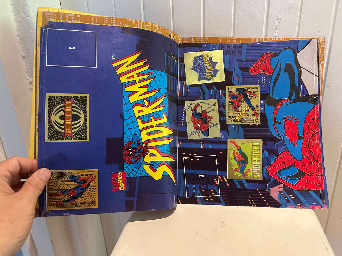 Vintage Panini Italy 1995 SPIDER-MAN Animated 2 Albums & 1 x box of 100 sealed packs of 5 stickers