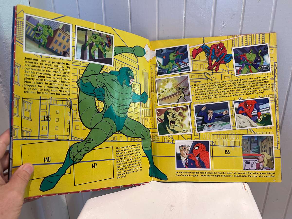 Vintage Panini Italy 1995 SPIDER-MAN Animated 2 Albums & 1 x box of 100 sealed packs of 5 stickers