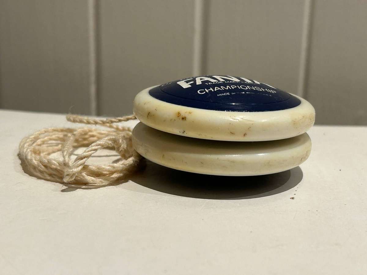 Rare AUSTRALIAN 1973 RUSSELL PROFESSIONAL FANTA YoYo