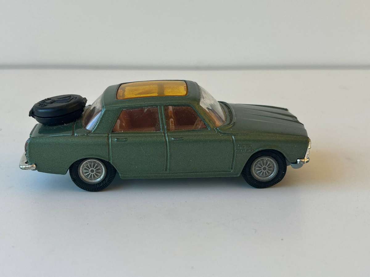 1968 Corgi diecast No 275 ROVER 2000TC diecast car
