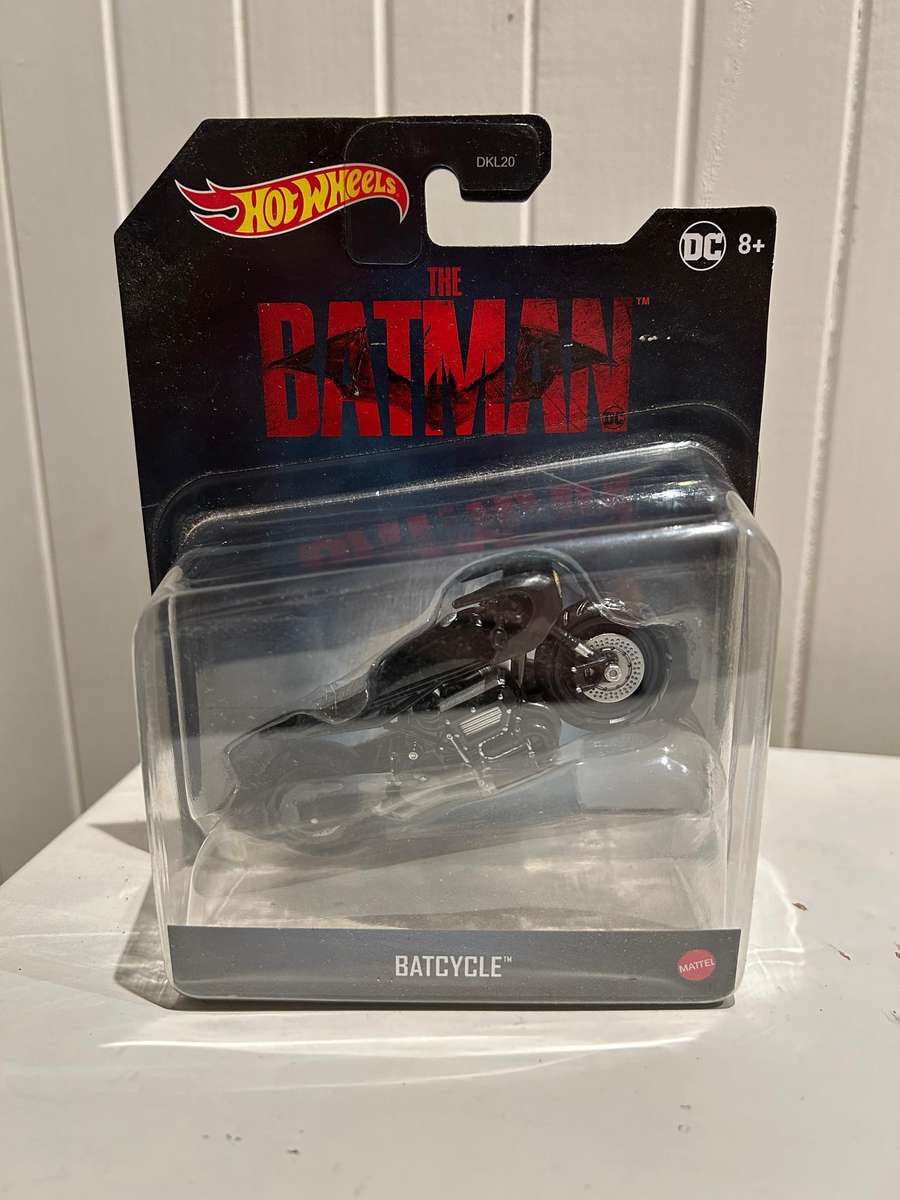 HOTWHEELS THE BATMAN movie BATCYCLE Robert Pattison 1:36 scale
