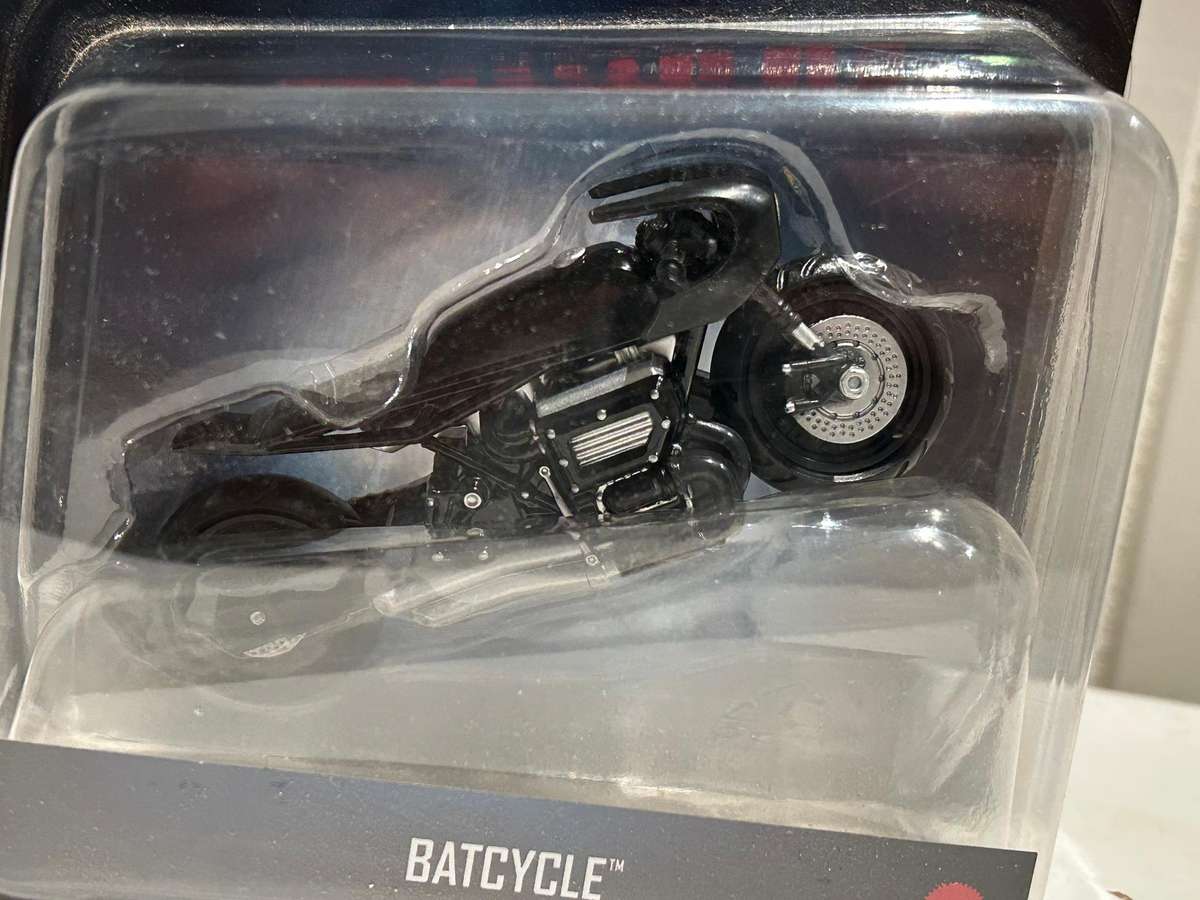 HOTWHEELS THE BATMAN movie BATCYCLE Robert Pattison 1:36 scale