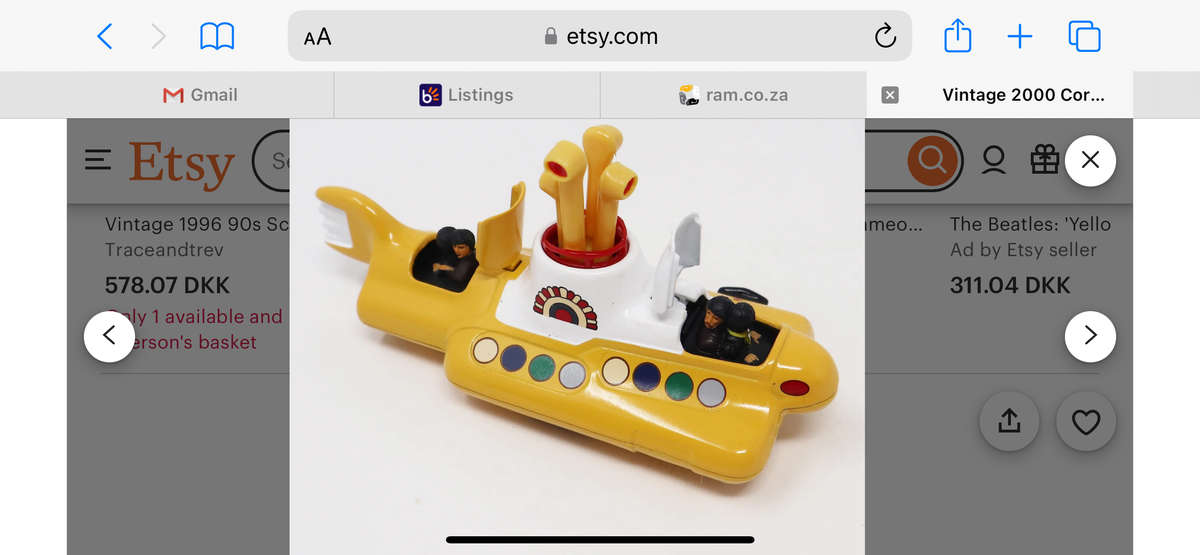 Corgi Toys No 05405 THE BEATLES YELLOW SUBMARINE & all FAB four figures