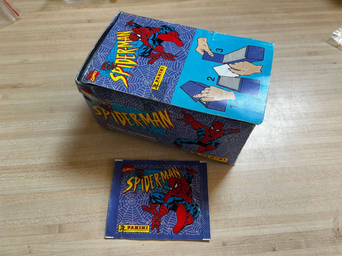 Vintage Panini Italy 1995 SPIDER-MAN Animated 2 Albums & 1 x box of 100 sealed packs of 5 stickers