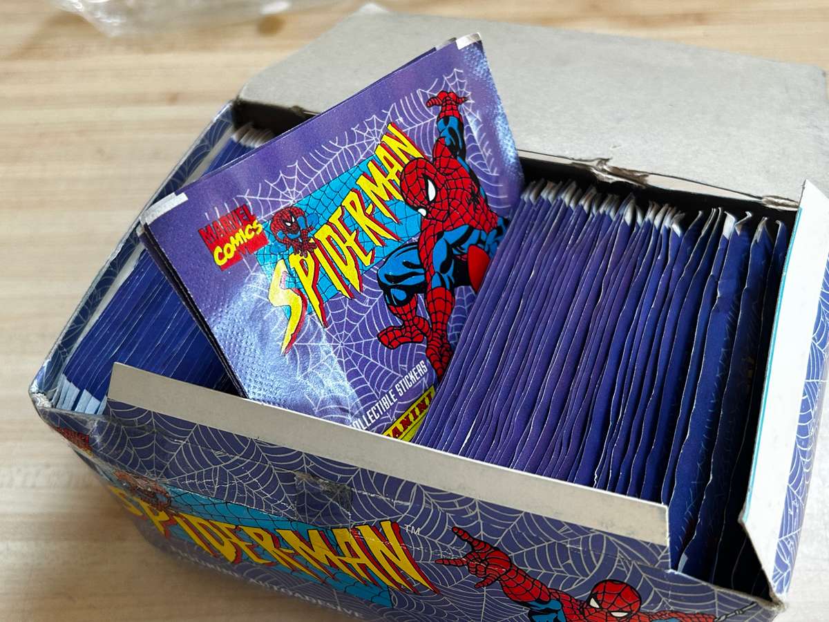 Vintage Panini Italy 1995 SPIDER-MAN Animated 2 Albums & 1 x box of 100 sealed packs of 5 stickers