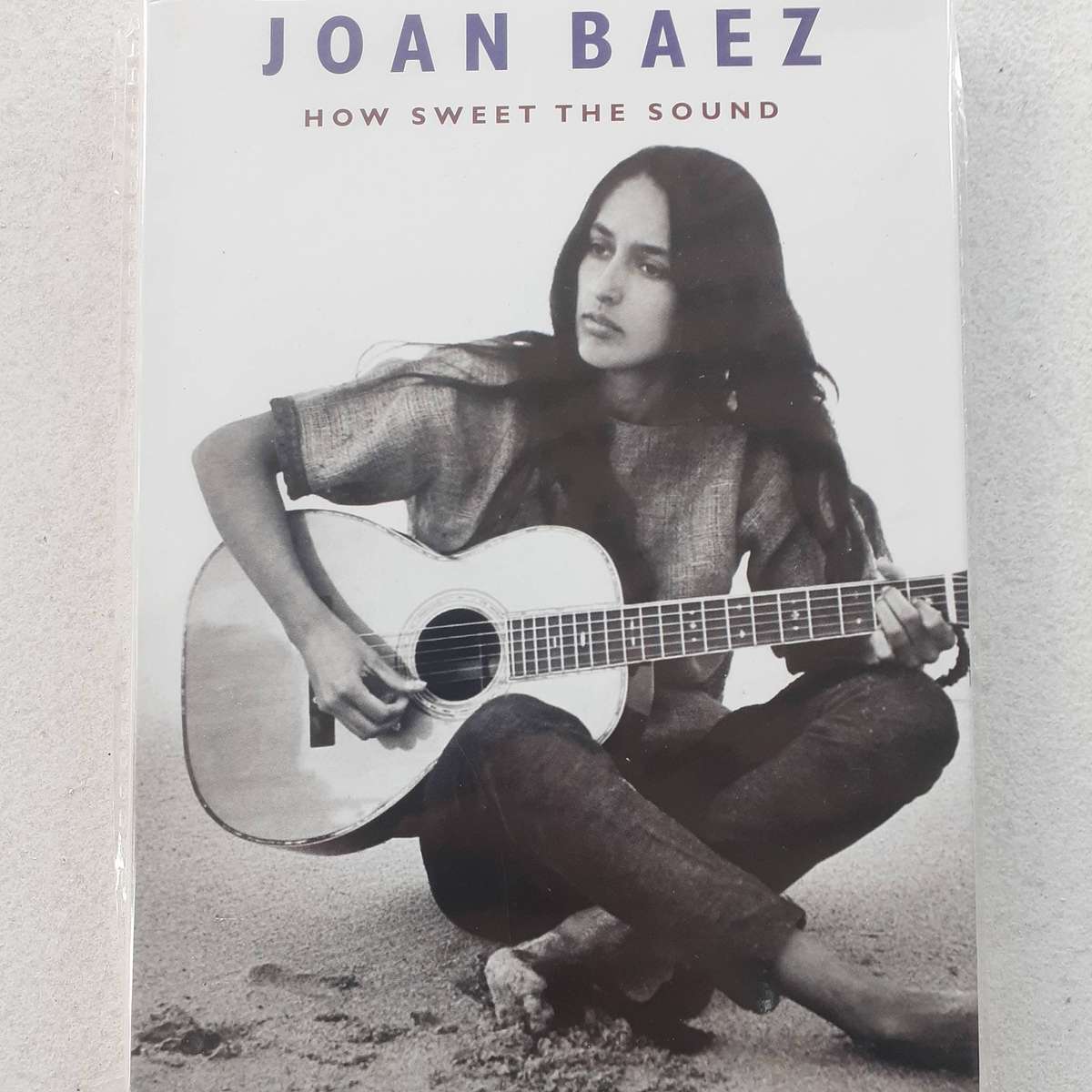 Joan Baez - How Sweet The Sound [DVD + CD] (2009)