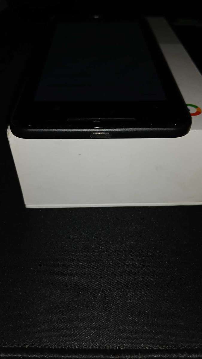 Google Pixel 2 XL 6.0", 64GB, 4GB RAM, Mostly Black