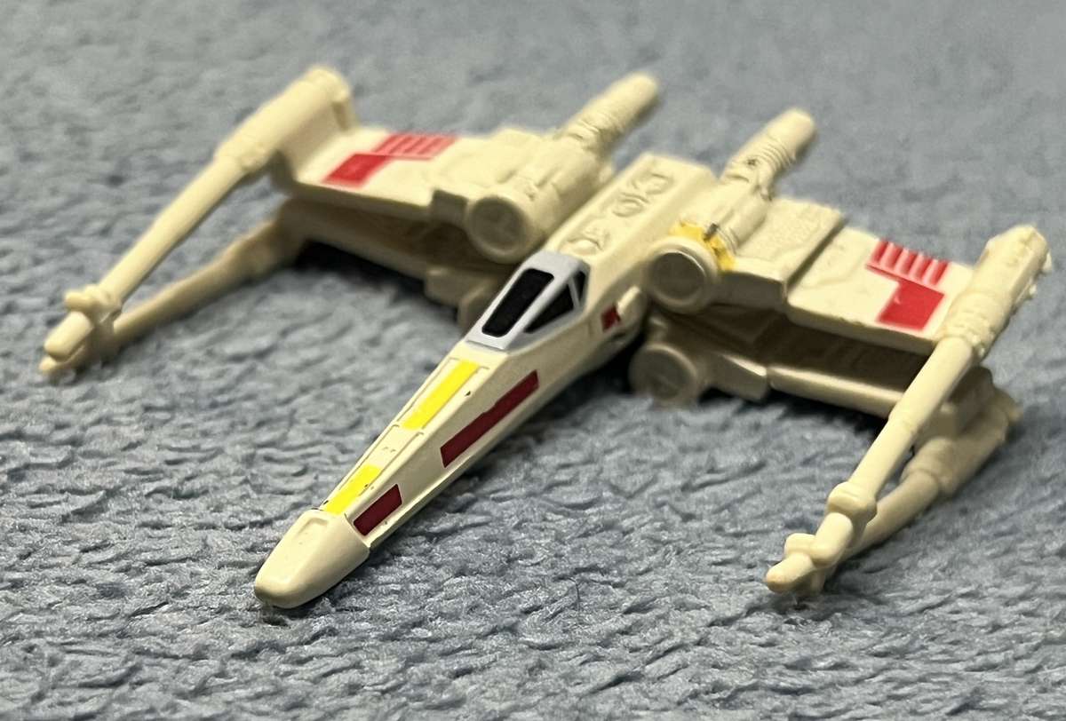 Sirius X-Wing Fighter replica (miniature)
