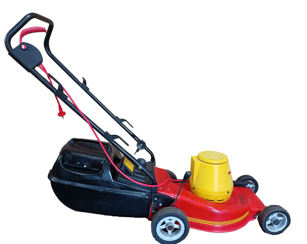 Wolf Cyclone 2200W Electric Lawnmower (Reconditioned)