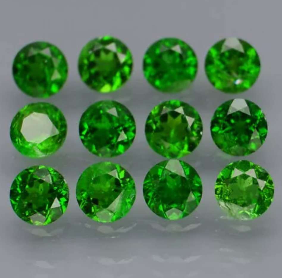 12 Piece Lot 3.33ct t.w Natural Top Green Chrome Diopside