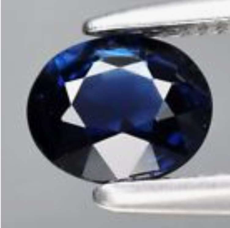 Stunning Oval Cut Natural Blue Sapphire