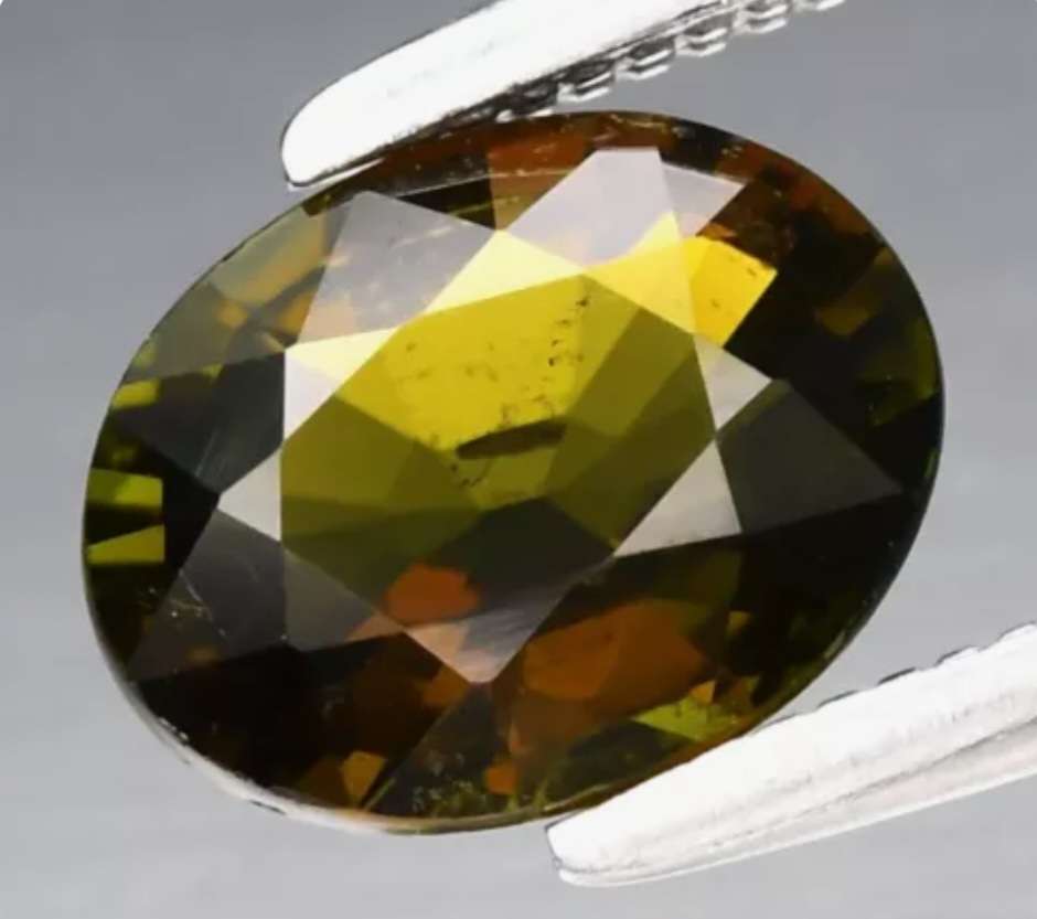 Stunning! Oval cut Natural Green Tourmaline