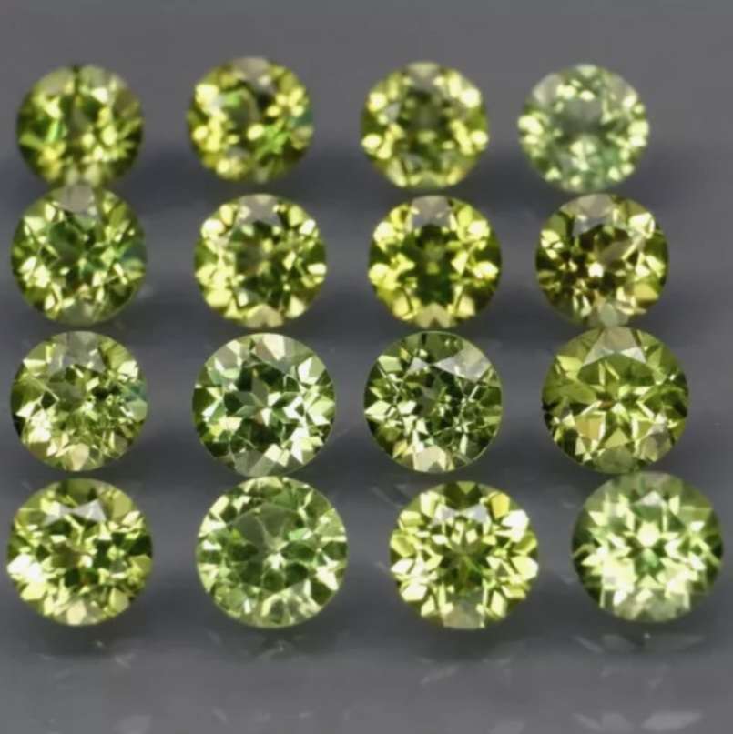 Peridot 16 piece Lot Natural Round Cut