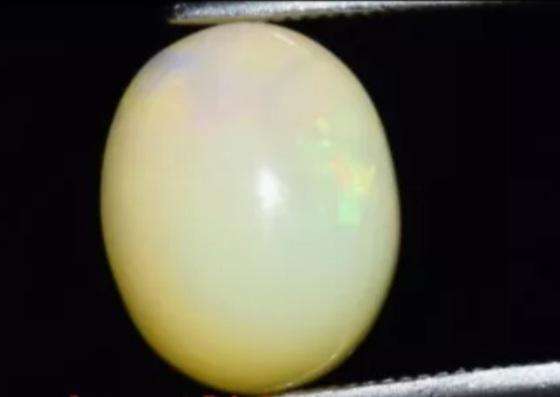 Stunning! 2.29ct Oval Cut Natural Play-of-Colour Crystal Opal
