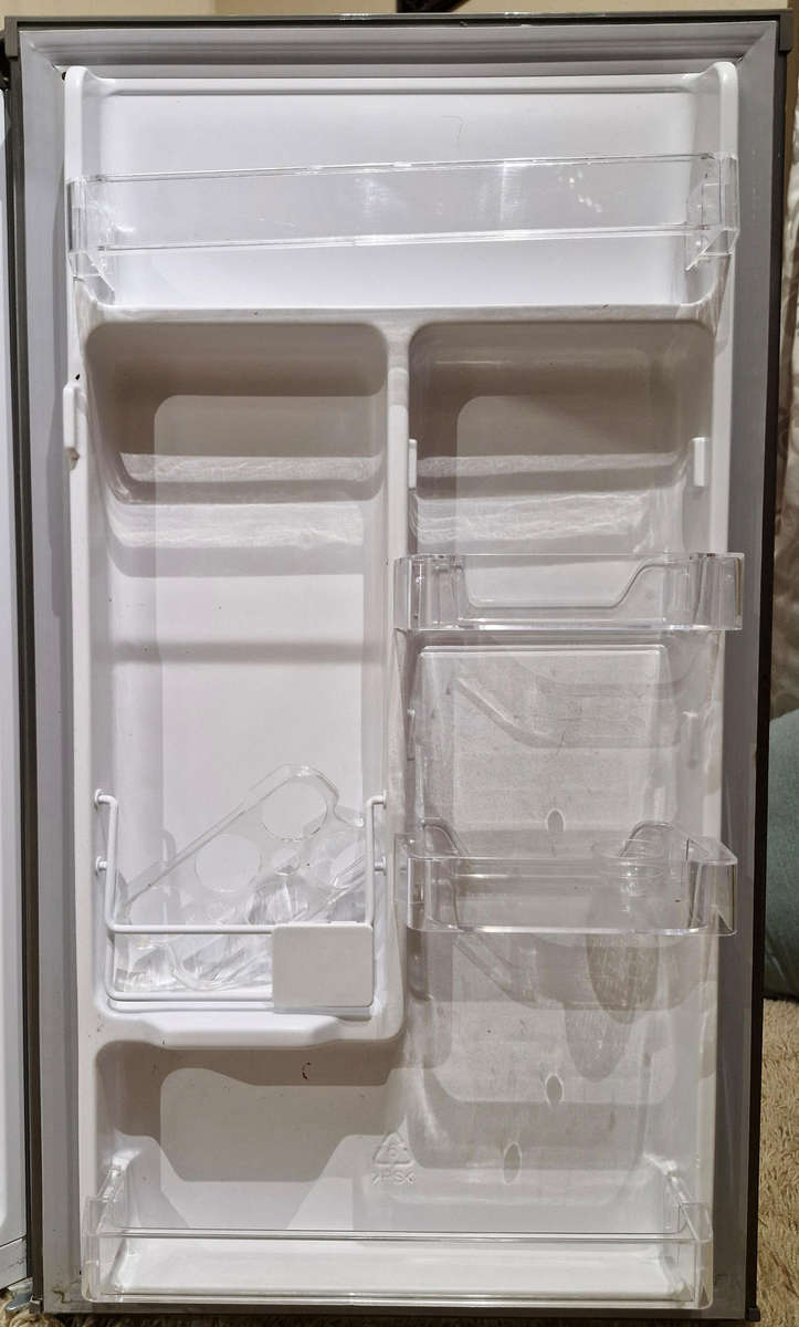 Defy Refrigerator B4802M