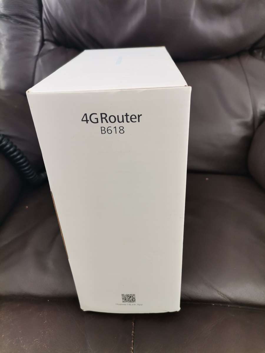 Huawei B618 4G/LTE 600 Mbps Mobile Wi-Fi Router - White