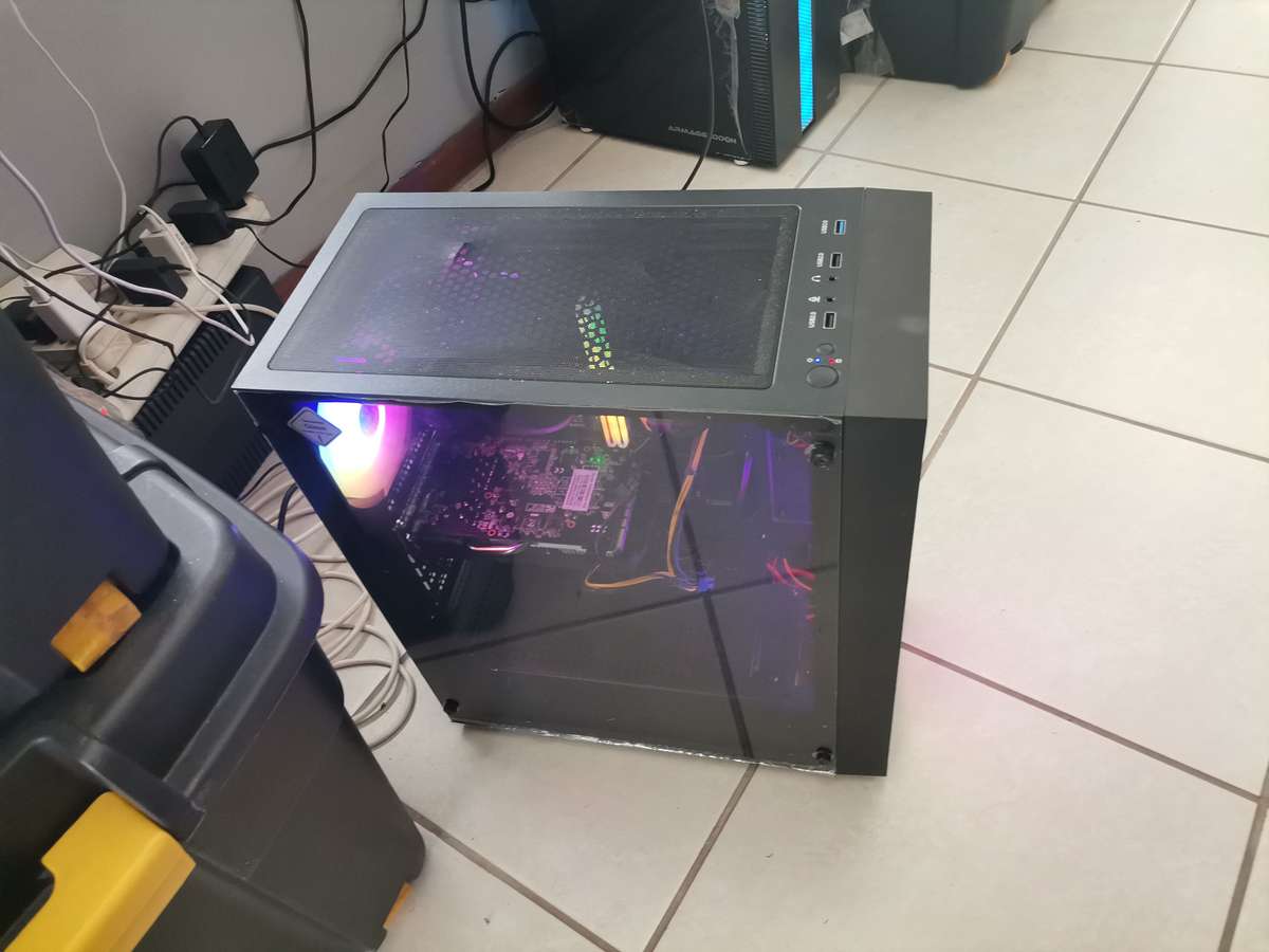 Ryzen 5 Budget Gaming PC with RX 580 8GB & 16GB RAM + 4-in-1 Bundle