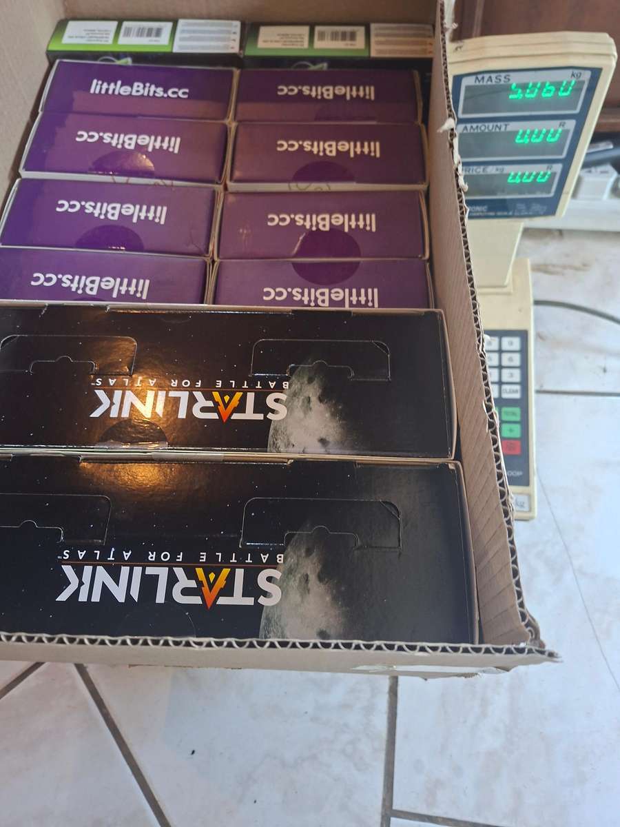 R1 NO RESERVE AUCTION  ALL NEW STEM TOYS!