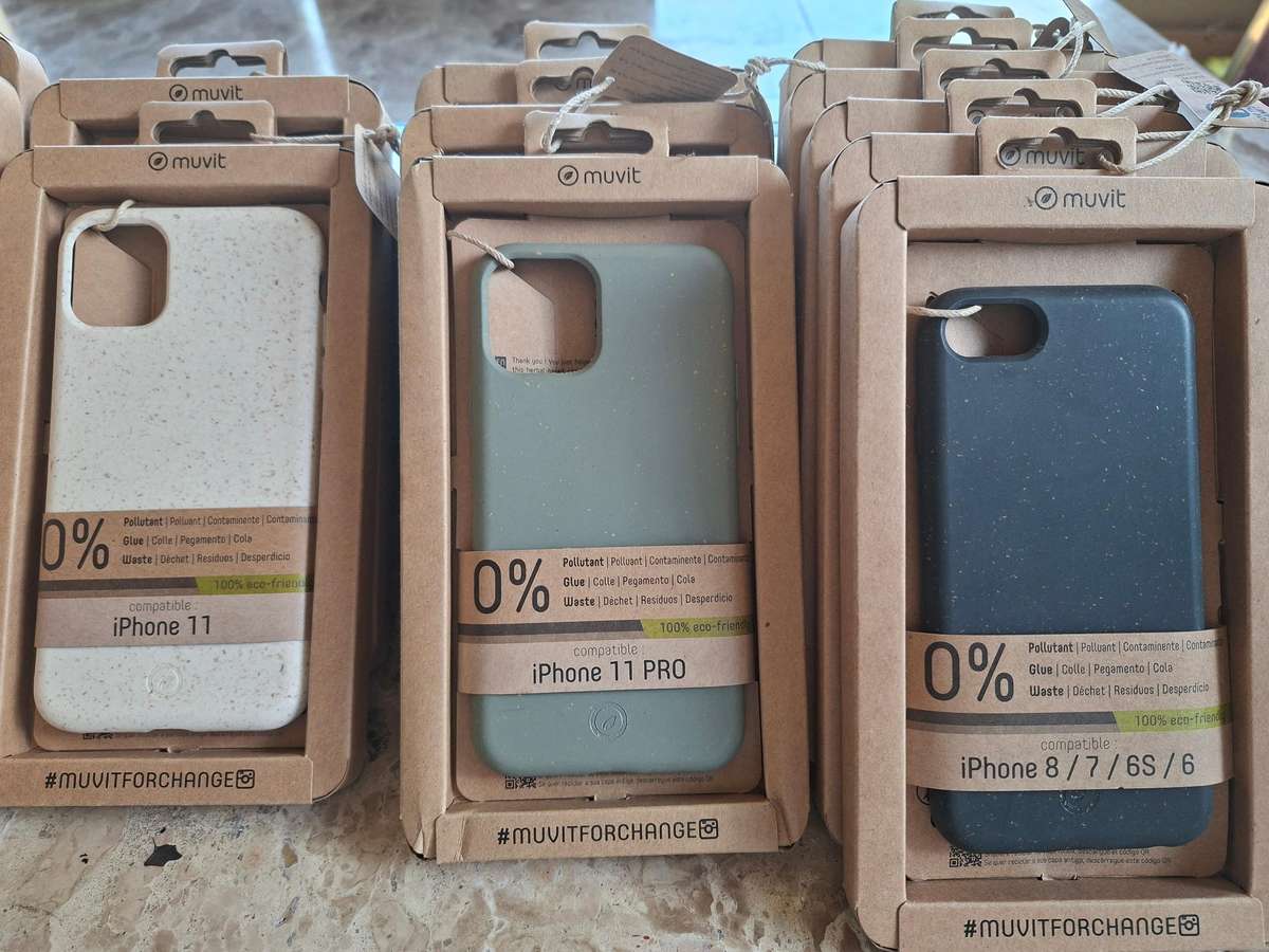 20 x MUVIT iPhone Cellphone Covers