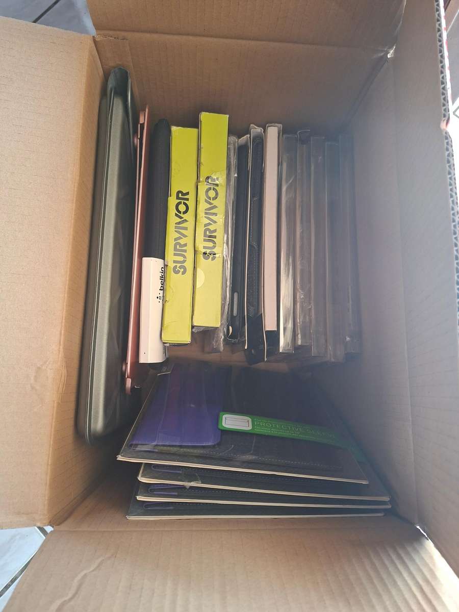 17x ORIGINAL LAPTOP & iPAD COVERS  BELKIN, TARGUS, SURVIVOR & MORE