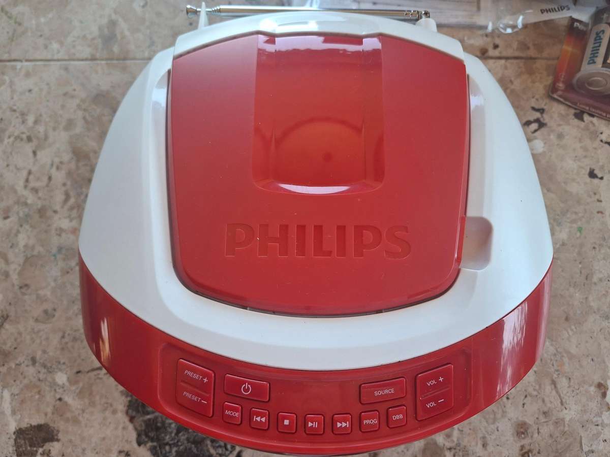 R1.00 NO RESERVE AUCTION  PHILIPS SOUND SYSTEM, SHAVER & MORE!