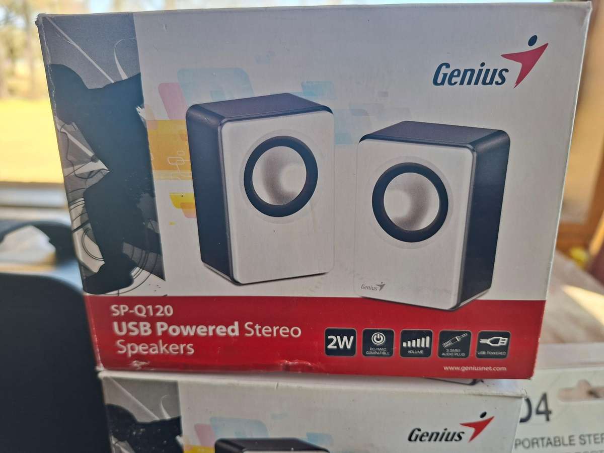 R1.00 NO RESERVE AUCTION  MASSIVE SPEAKER & MP3 BUNDLE  NEW STOCK