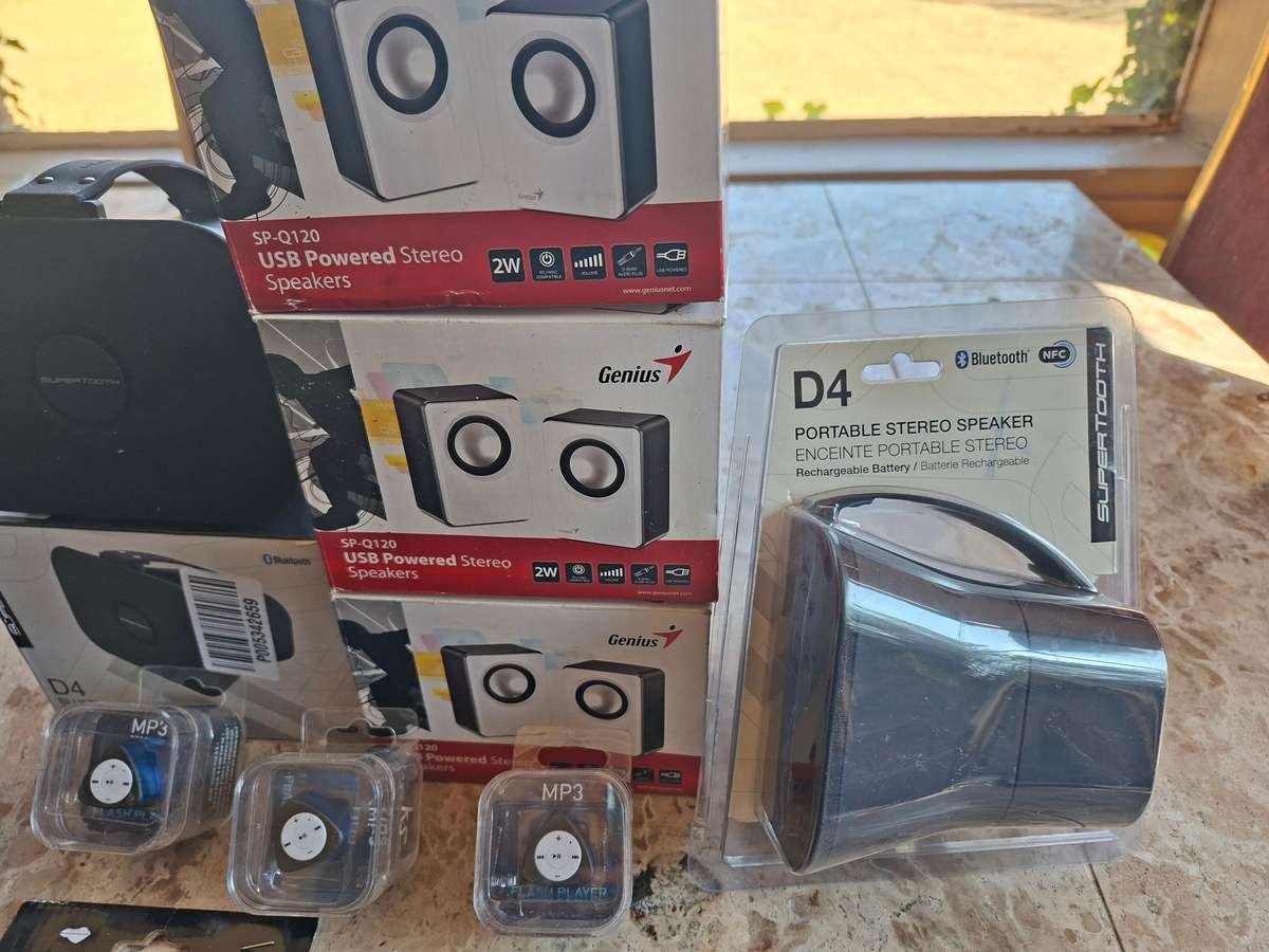 R1.00 NO RESERVE AUCTION  MASSIVE SPEAKER & MP3 BUNDLE  NEW STOCK