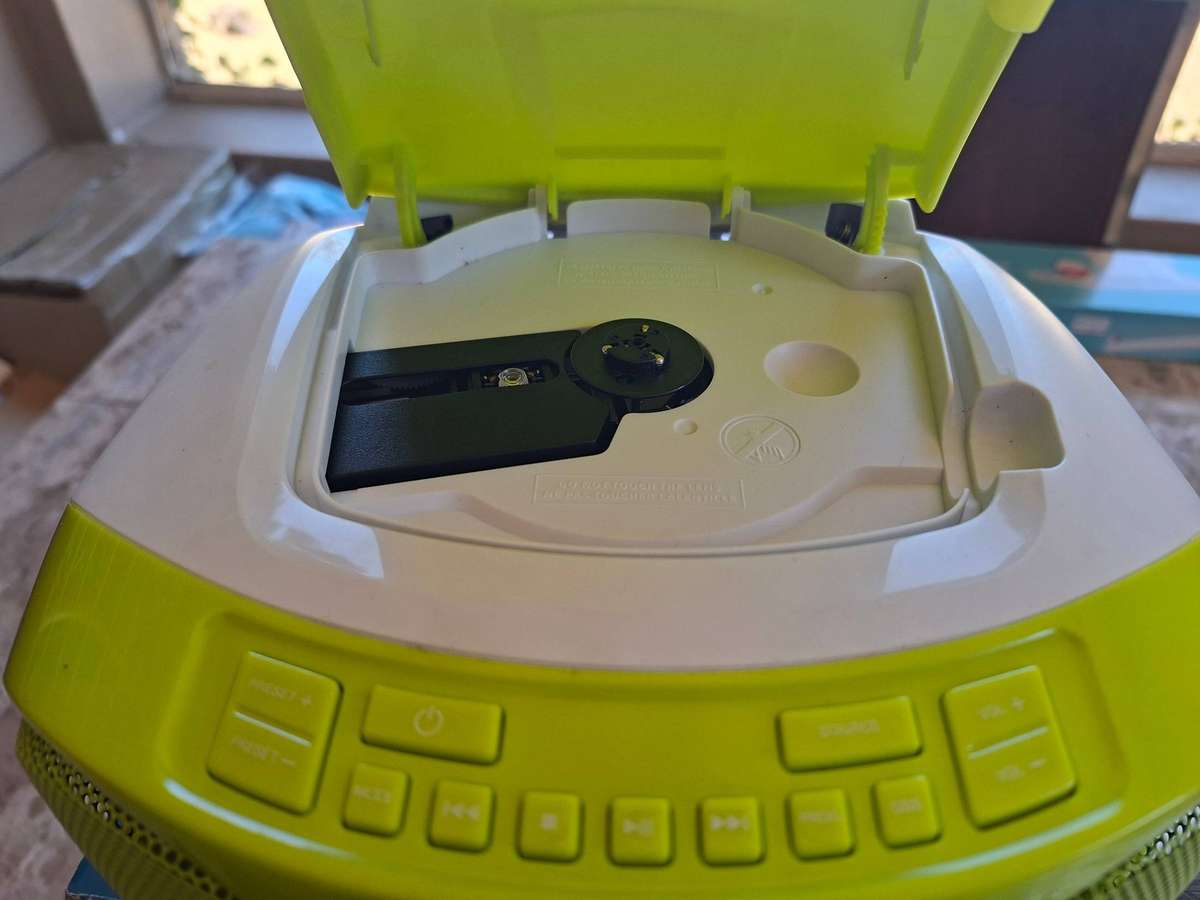 Speakers, Sound Gear & More-  CLEARANCE AUCTION  R1.00 NO RESERVE!