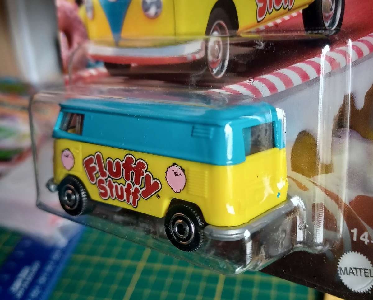 2023 Matchbox ~ Candy Crunch ~ No4/6 Volkswagen Delivery Van