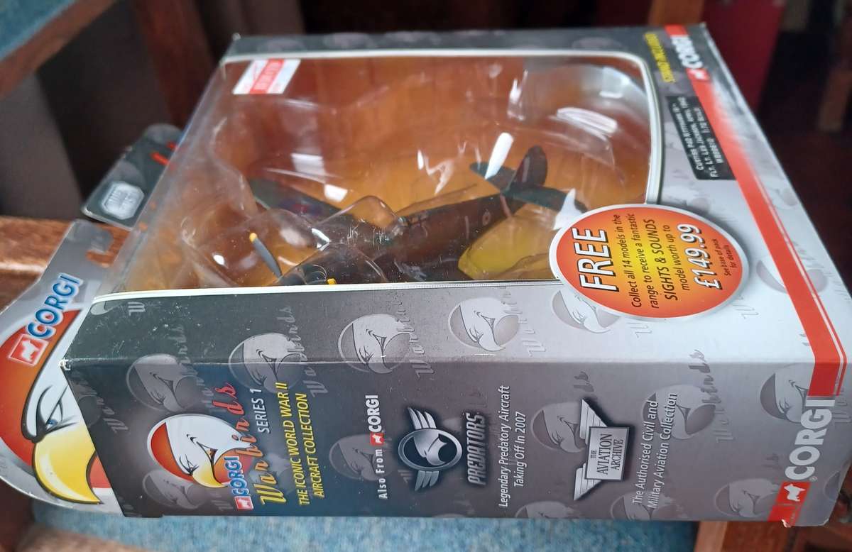 Corgi ~  Scale 1:72 ~ Curtiss P40 Kittyhawk IA Flt. Les Jackson April 1942