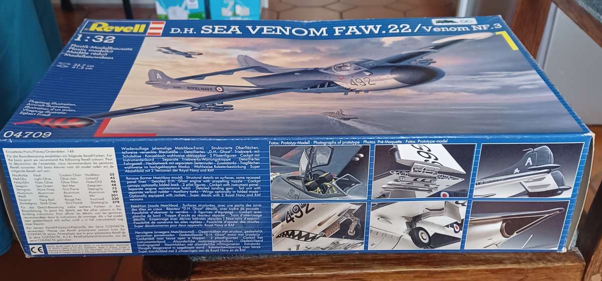 Revell ~ D.H. Sea Venom Faw.22/Venom NF.3